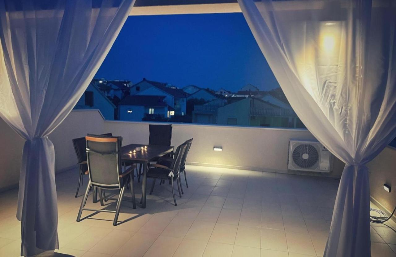 Olive Oasis Penthouse With Jacuzzi Apartment Zadar Exterior photo